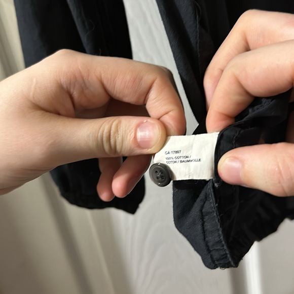 GAP SZ M black cotton with button placket, 3/4 sleeves, back box pleat - Picture 6 of 6